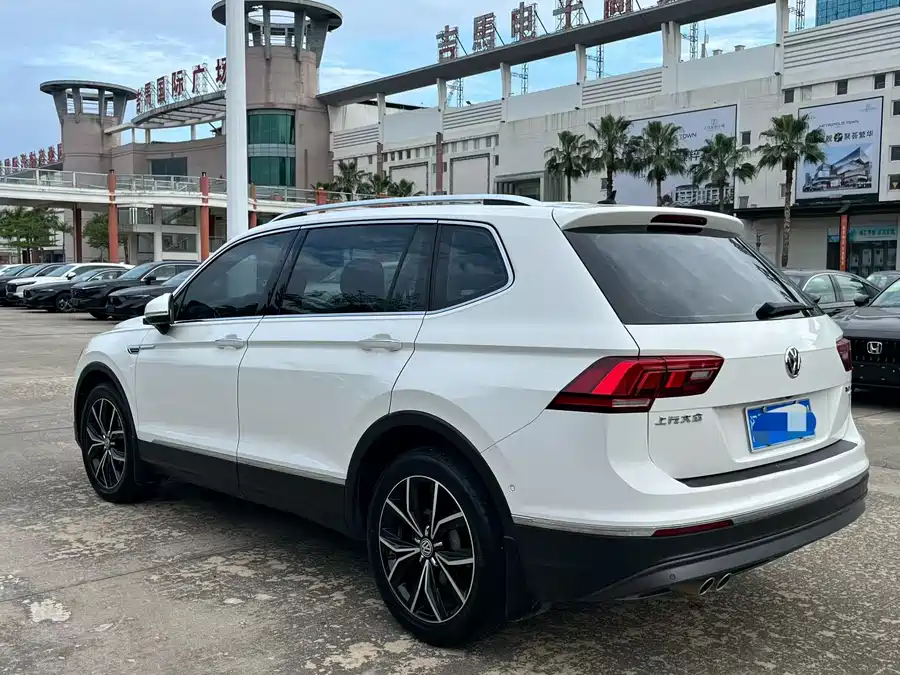 Volkswagen Tiguan L