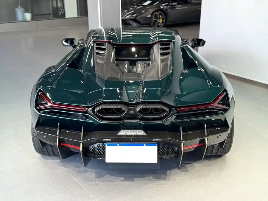Lamborghini Revuelto