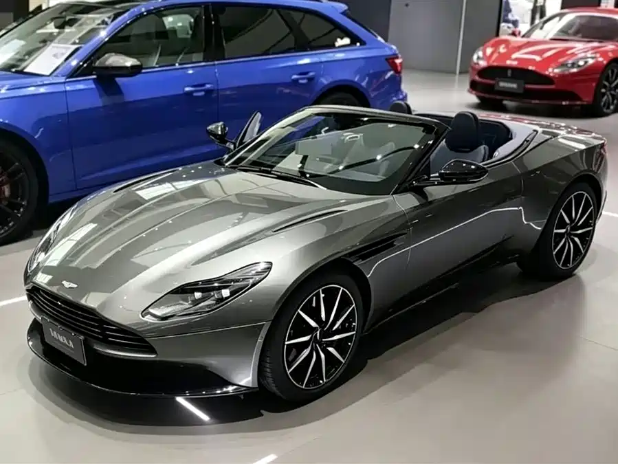 Aston Martin DB11