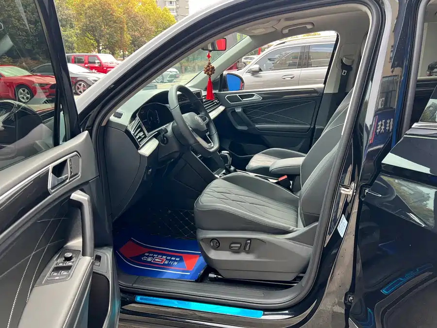 Volkswagen Tiguan L