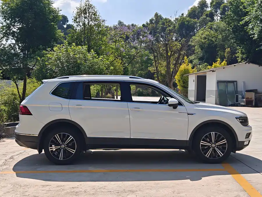 Volkswagen Tiguan L