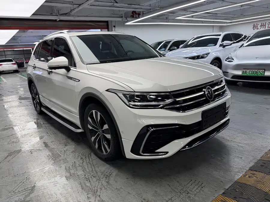 Volkswagen Tiguan L
