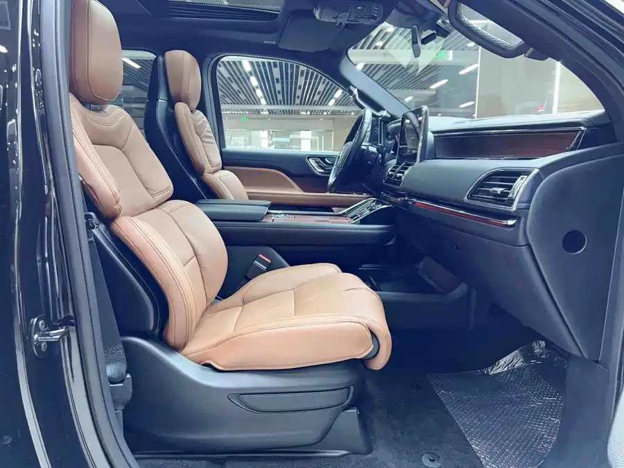 Lincoln Navigator