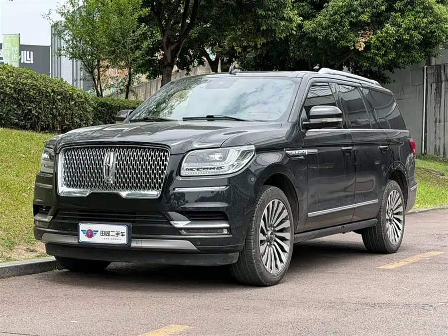 Lincoln Navigator