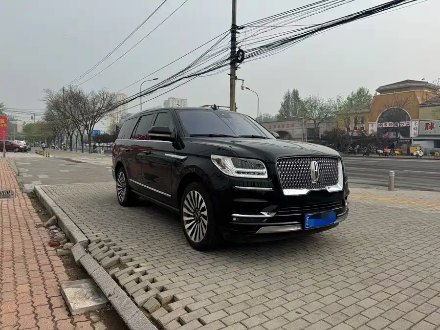Lincoln Navigator