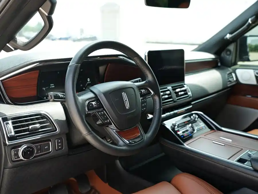 Lincoln Navigator