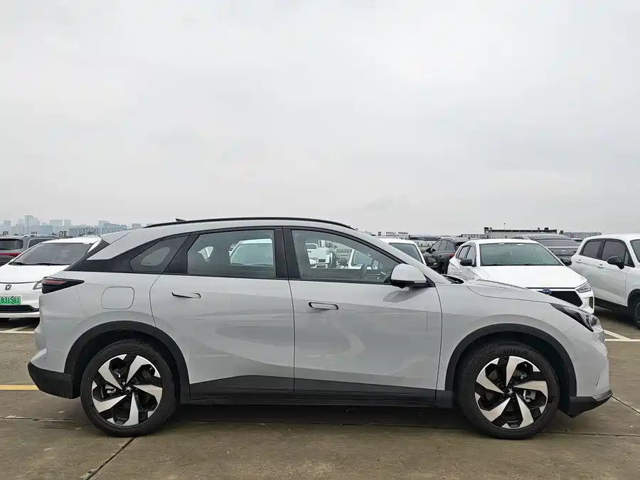 ARCFOX Alpha T5