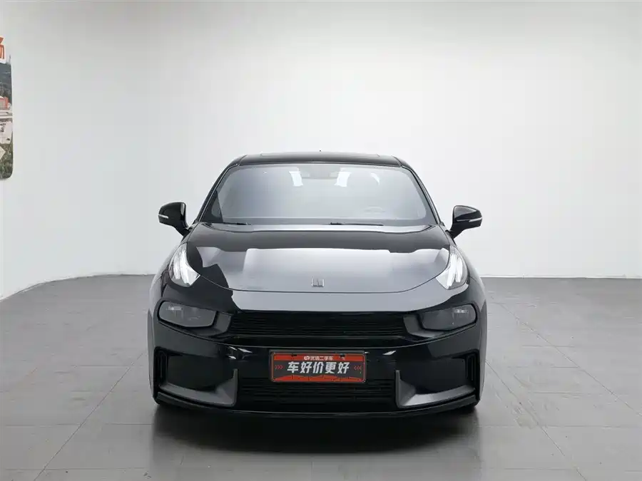 Lynk & Co 03