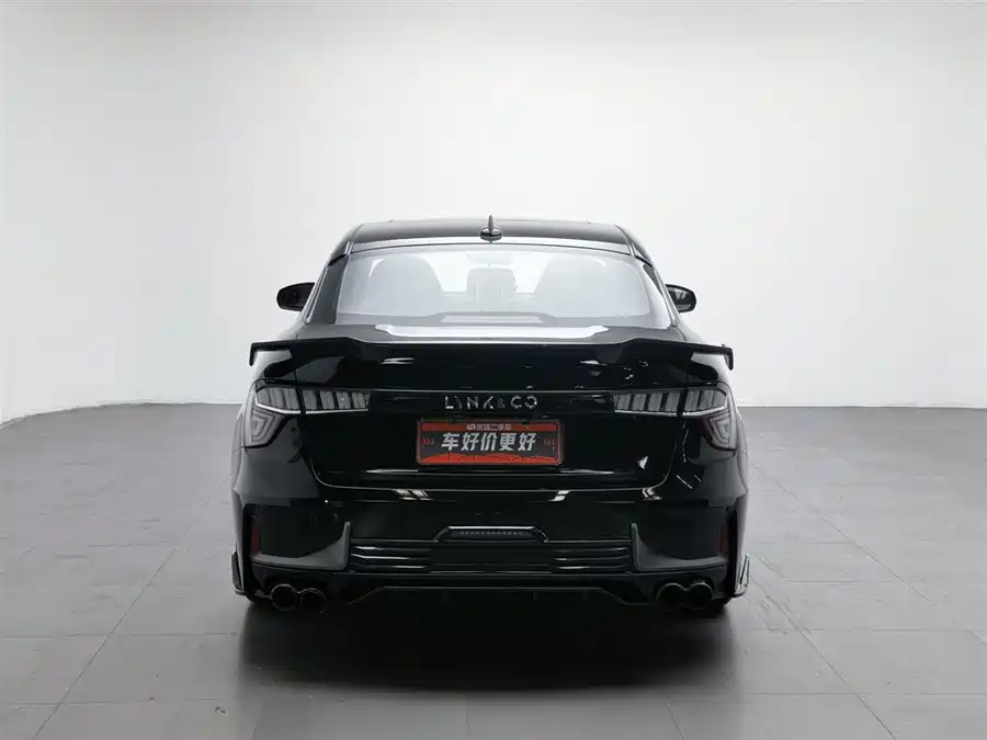 Lynk & Co 03