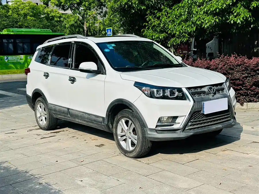 BAIC S3