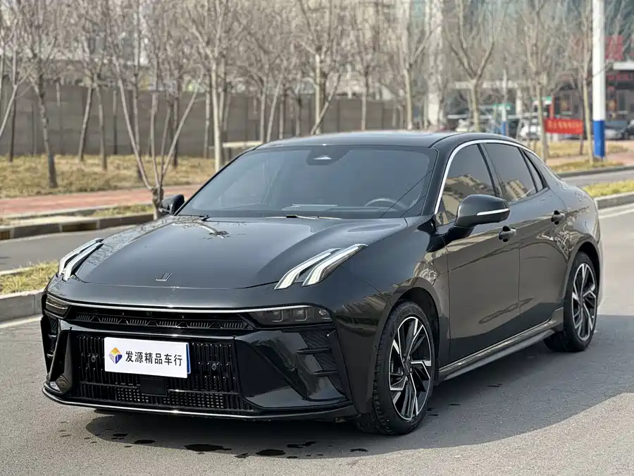 Lynk & Co 03
