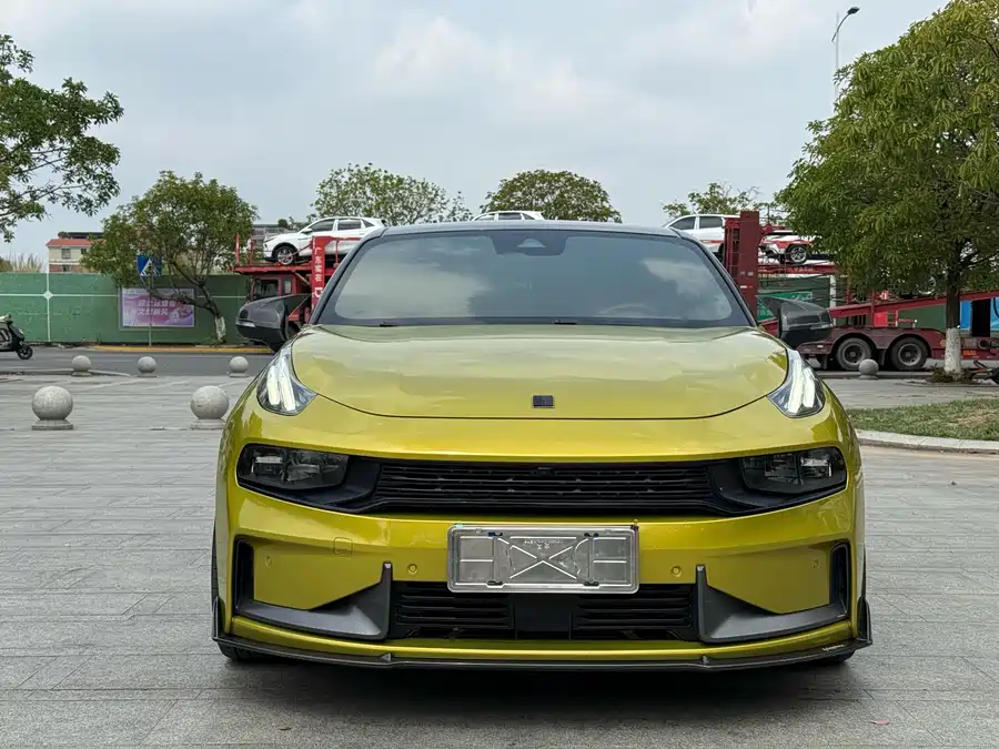 Lynk & Co 03