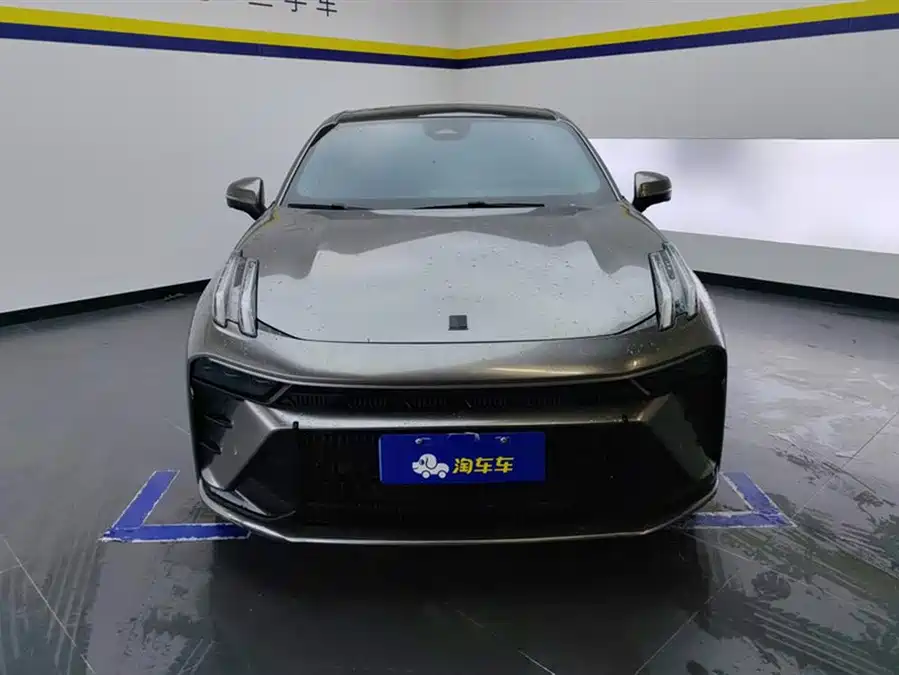 Lynk & Co 03