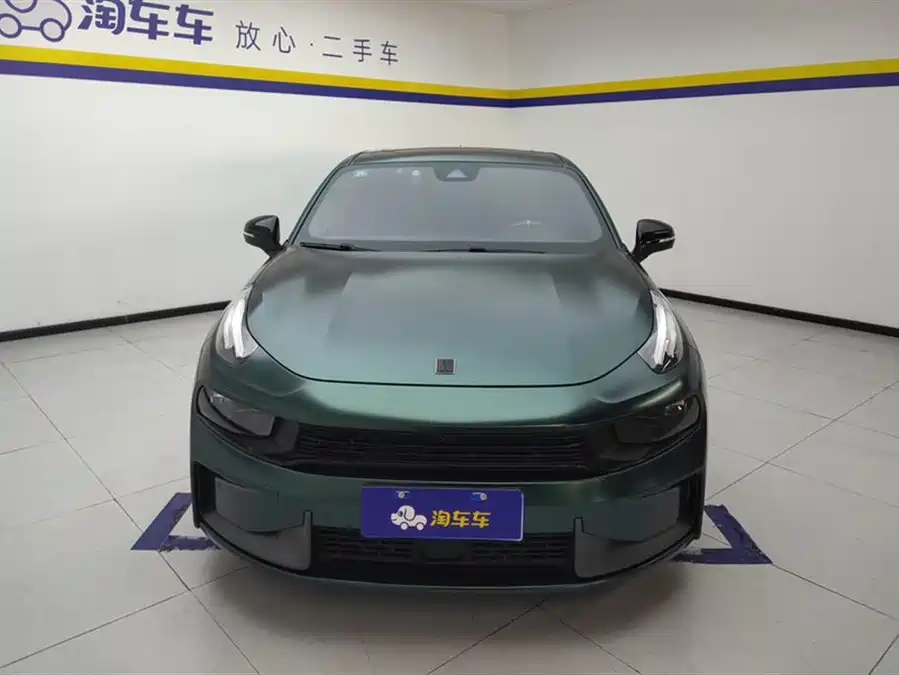 Lynk & Co 03