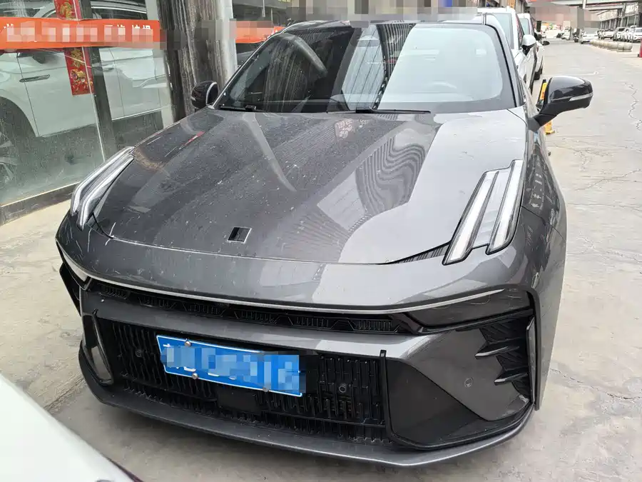 Lynk & Co 03