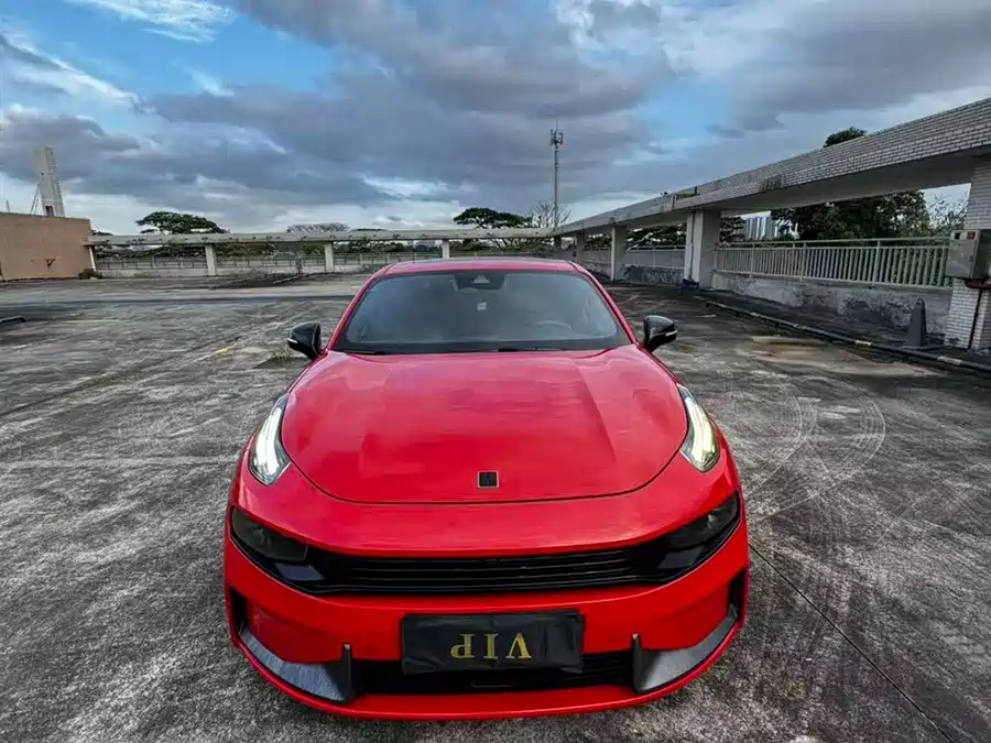 Lynk & Co 03