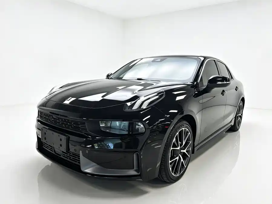 Lynk & Co 03