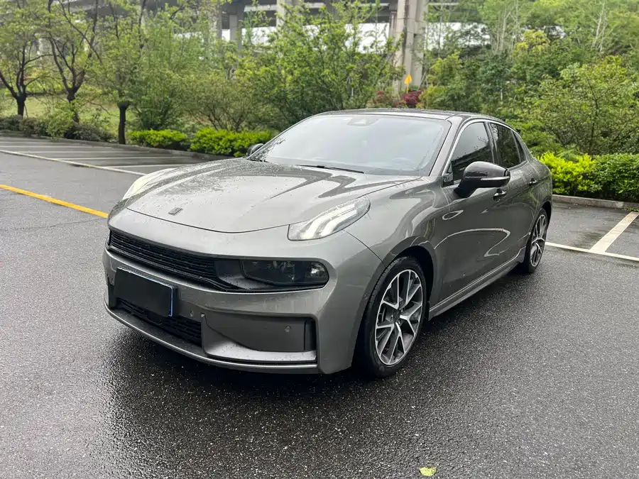 Lynk & Co 03