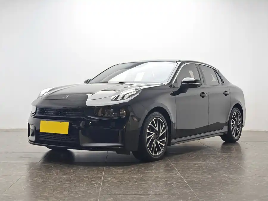 Lynk & Co 03