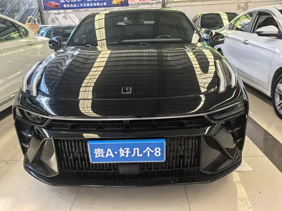 Lynk & Co 03