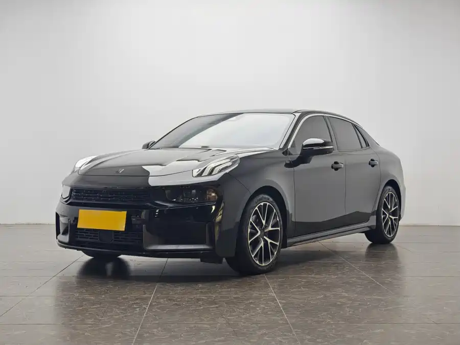Lynk & Co 03