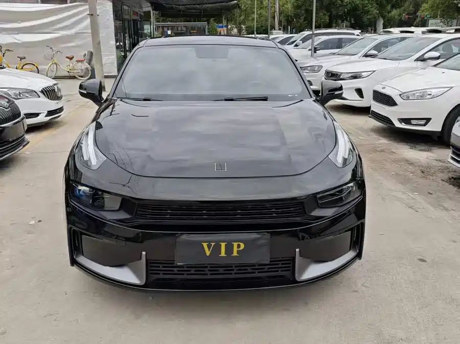 Lynk & Co 03