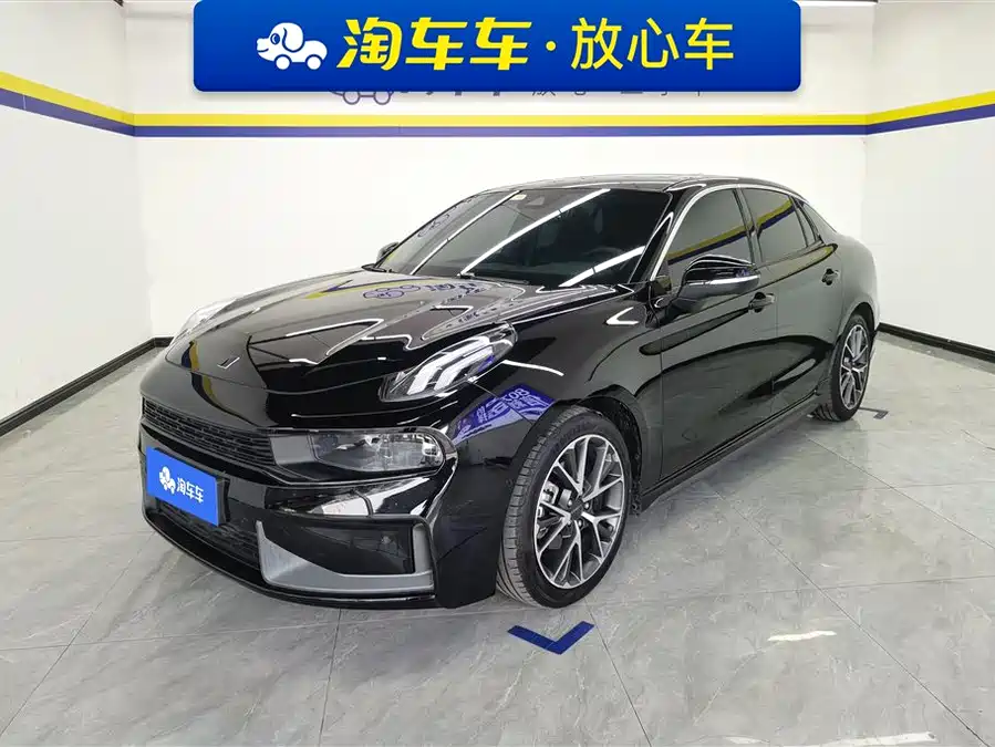 Lynk & Co 03