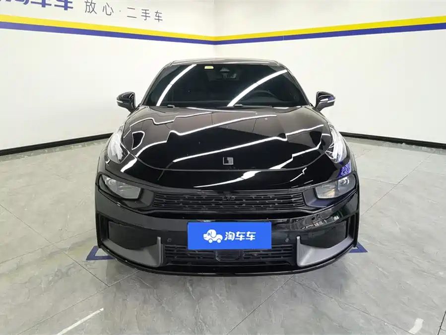 Lynk & Co 03