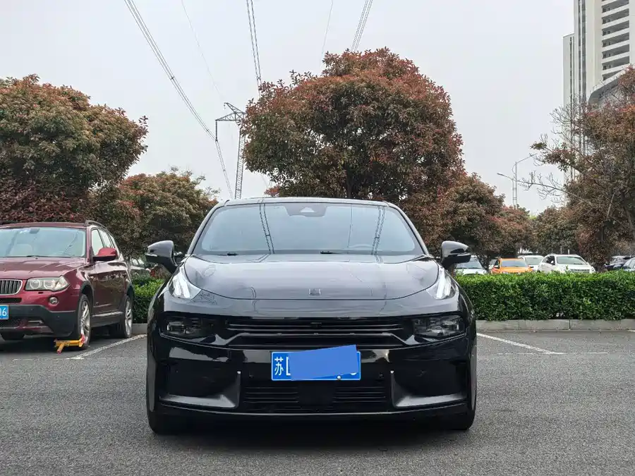 Lynk & Co 03