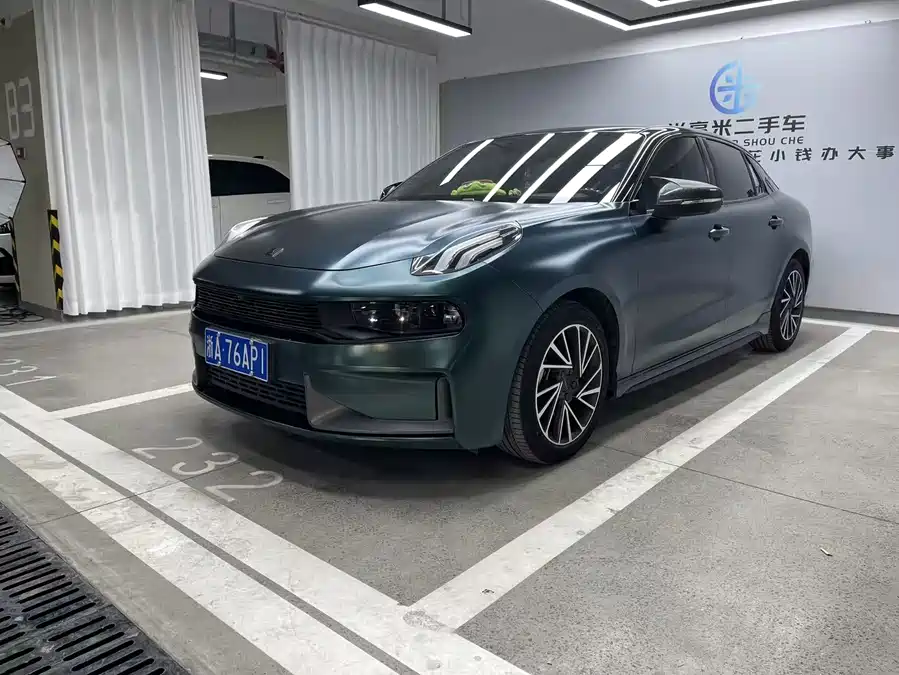 Lynk & Co 03