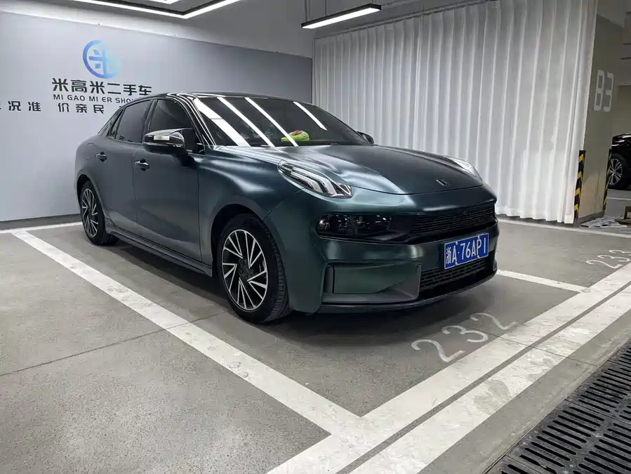 Lynk & Co 03