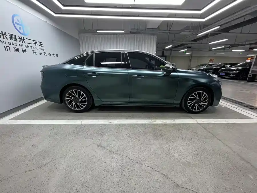 Lynk & Co 03