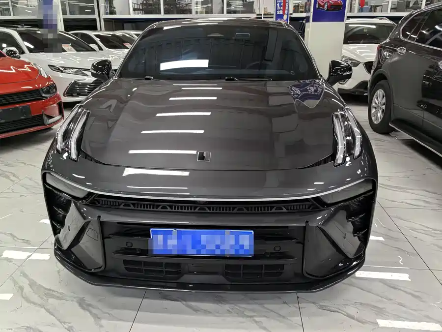 Lynk & Co 03