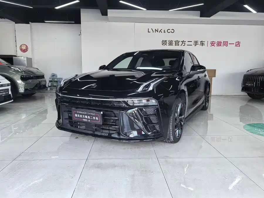 Lynk & Co 03