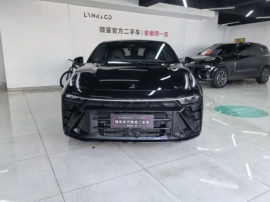 Lynk & Co 03