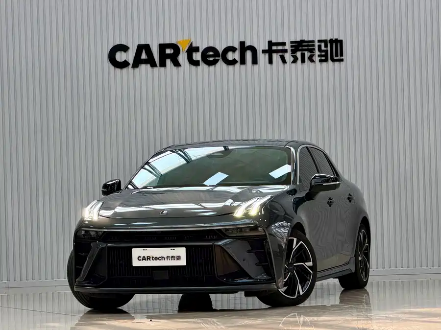 Lynk & Co 03