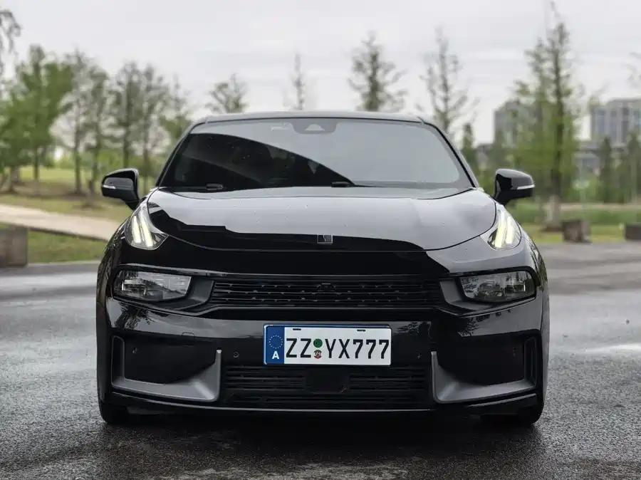 Lynk & Co 03