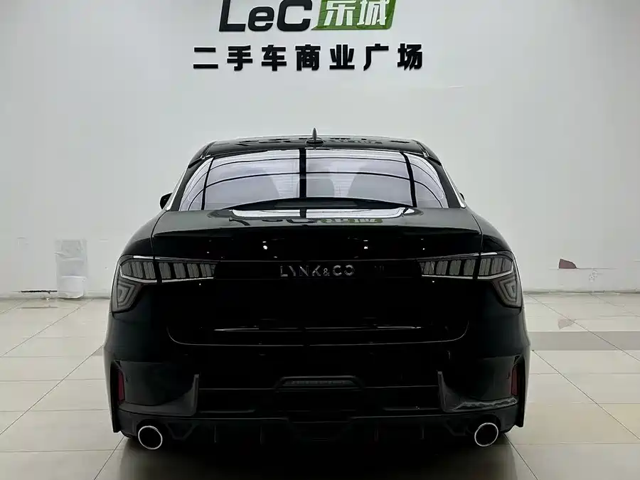 Lynk & Co 03