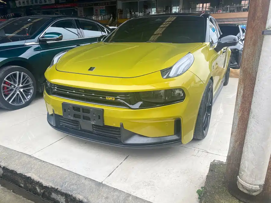 Lynk & Co 03