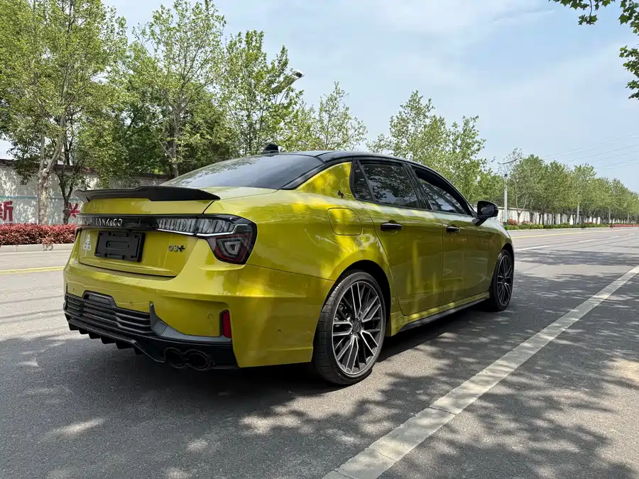Lynk & Co 03