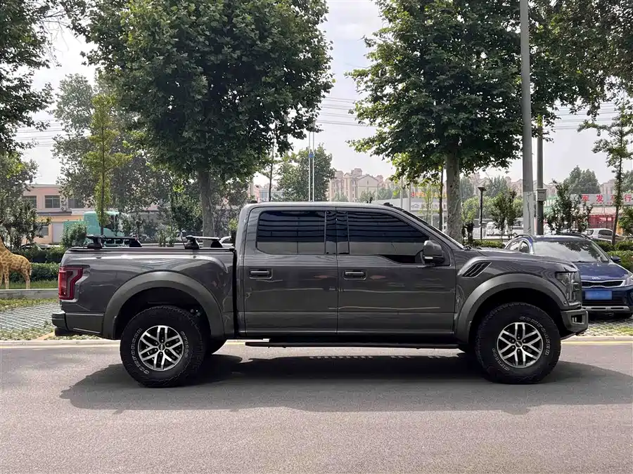 Ford F-150 Raptor
