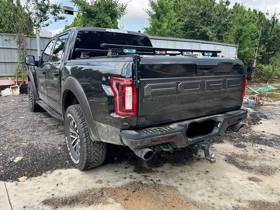 Ford F-150 Raptor