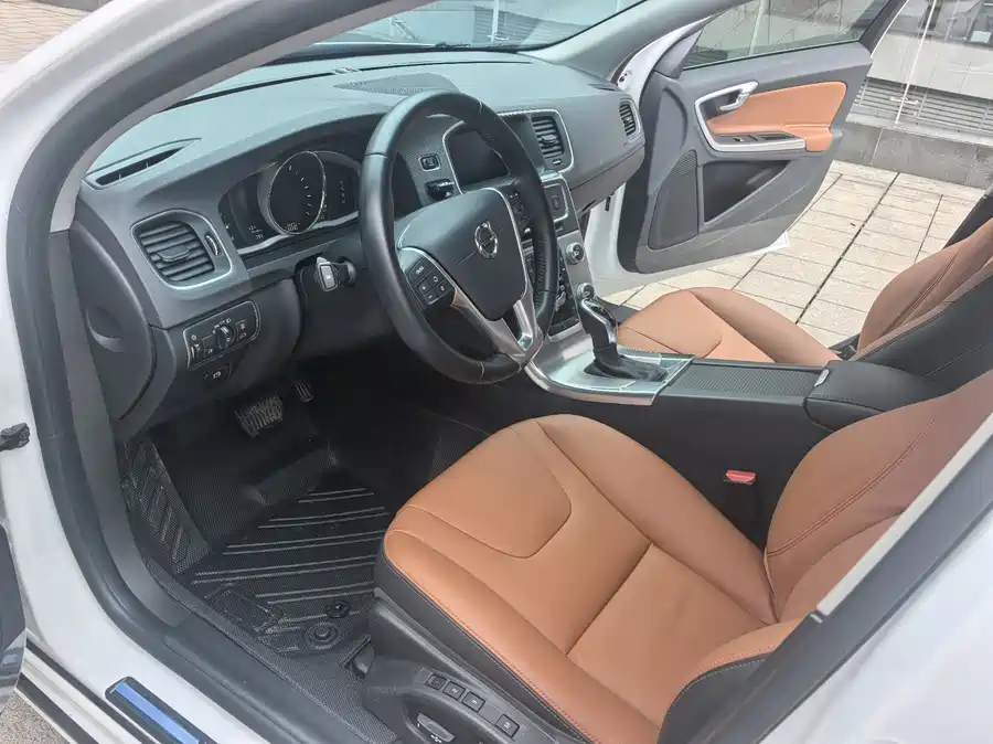 Volvo S60