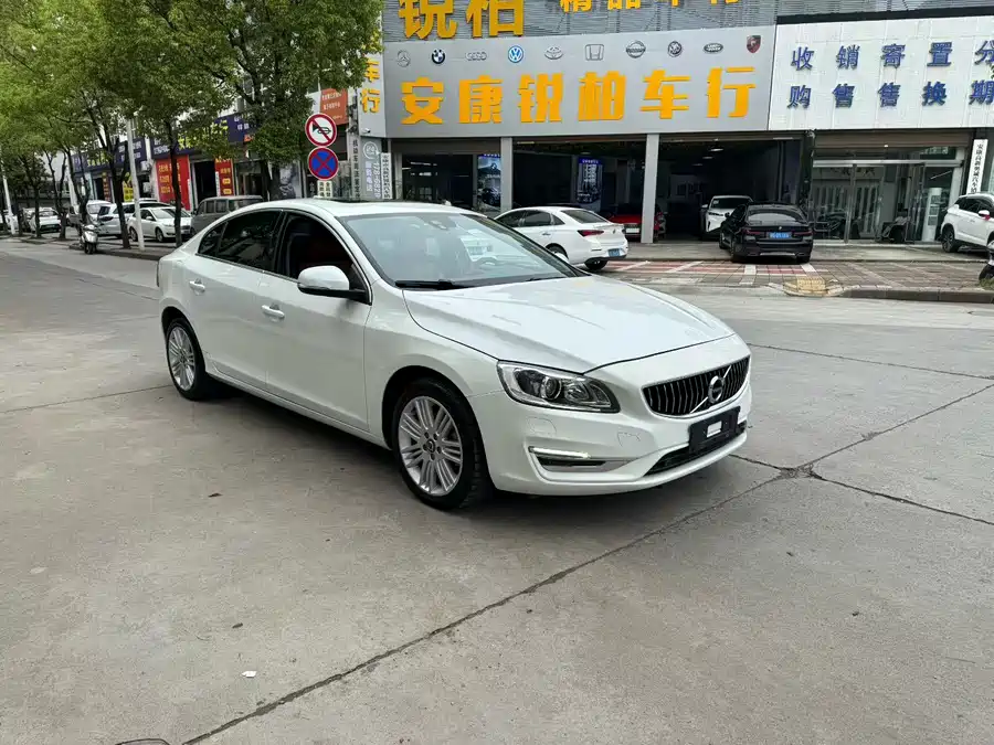 Volvo S60