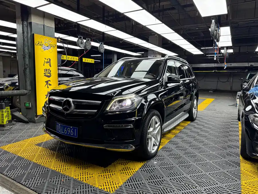 Mercedes Benz GL-Class