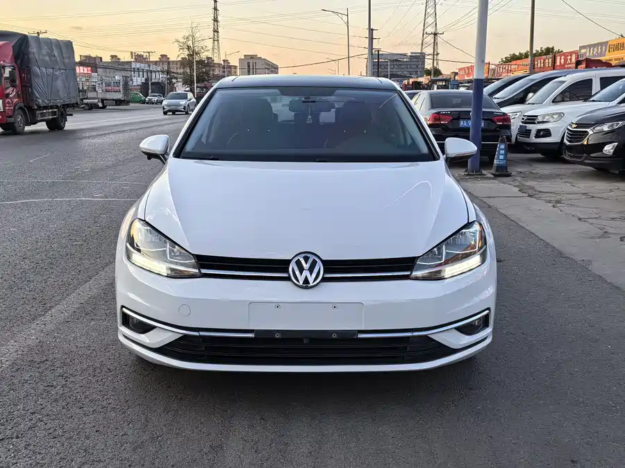 Volkswagen golf