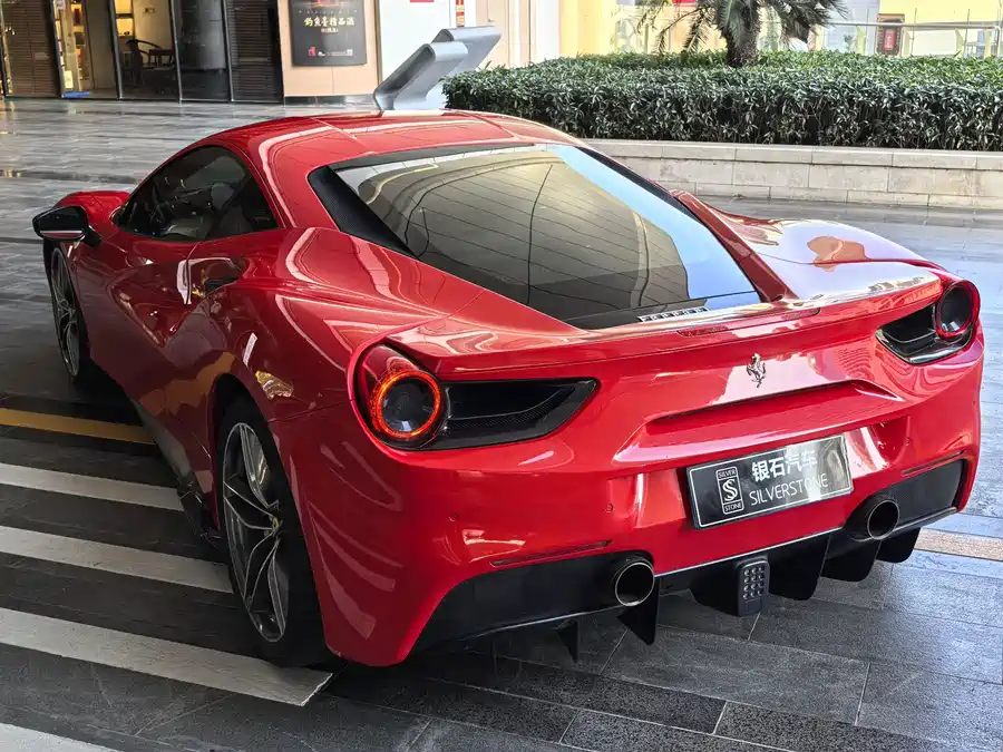 Ferrari 488