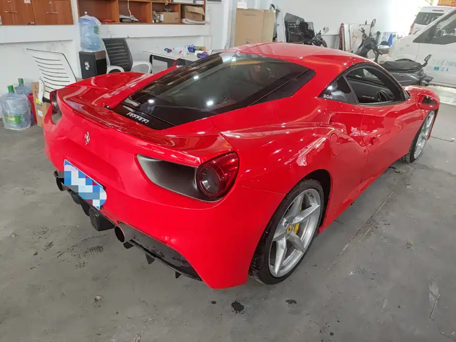 Ferrari 488