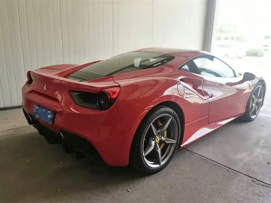 Ferrari 488