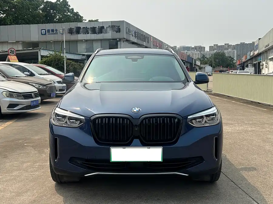 BMW iX3